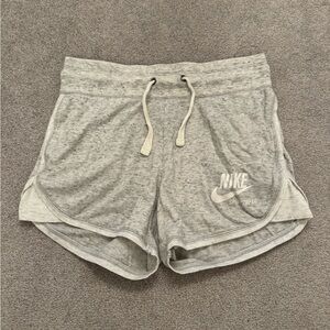 light gray nike shorts